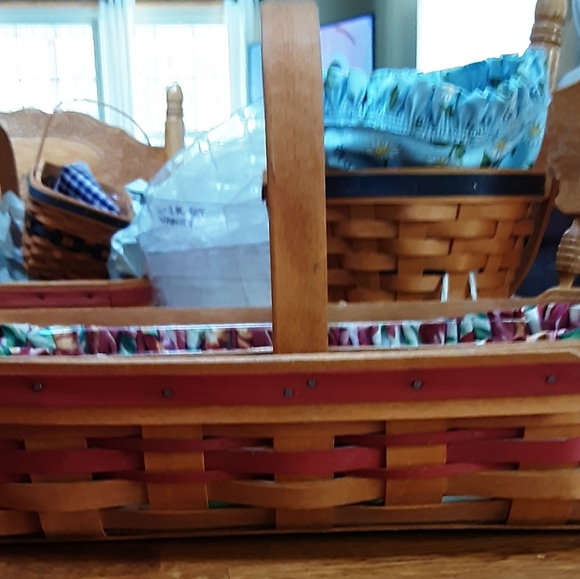 LONGABERGER  TULIP BASKET - Picture 3 of 3